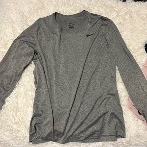 Men’s large Nike dry fit long sleeve shirt